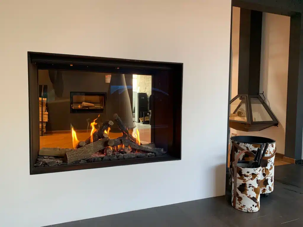 Réalisation Cheminées Liégeois : insert à gaz posé chez un client